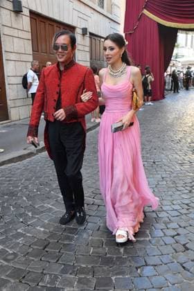 Rome, Italy: Rome, Castel Sant Angelo Dolce and Gabbana Fashion Show Event Parterre, In the photo: Stephen Hung Deborah Valdez- Rome Italy  - ZUMAp169 20250715_zea_p169_214 Copyright: xVincenzoxLandix