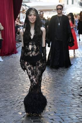 Rome, Italy: Rome, Castel Sant Angelo Dolce & Gabbana Fashion Show Event Parterre, In the photo: Guest Rome Italy  - ZUMAp169 20250715_zea_p169_222 Copyright: xVincenzoxLandix