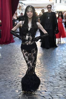 Rome, Italy: Rome, Castel Sant Angelo Dolce & Gabbana Fashion Show Event Parterre, In the photo: Guest Rome Italy  - ZUMAp169 20250715_zea_p169_223 Copyright: xVincenzoxLandix