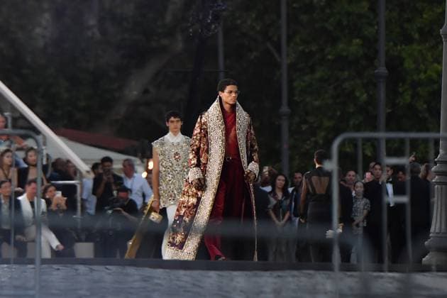 Rome, Italy: Rome, Castel Sant Angelo Dolce & Gabbana Fashion Show Event Parterre, Pictured: Dolce & Gabbana Fashion Show at Ponte Sant Angelo Rome Italy  - ZUMAp169 20250715_zea_p169_299 Copyright: xVincenzoxLandix