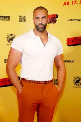 Amer El Erwadi at the premiere of the feature film Schwarze Schafe at the KulturBrauerei cinema in Berlin, 15 07 2025 Foto:xA.xBuggex xFuturexImagex schafe_5735