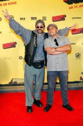 Arman Kashani with guest at the premiere of the feature film Schwarze Schafe at the KulturBrauerei cinema in Berlin, 15 07 2025 Foto:xA.xBuggex xFuturexImagex schafe_5737