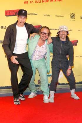 Marc Hosemann, Oliver Rihs and Tobias Jundt at the premiere of the feature film Schwarze Schafe at the KulturBrauerei cinema in Berlin, 15 07 2025 Foto:xA.xBuggex xFuturexImagex schafe_5742