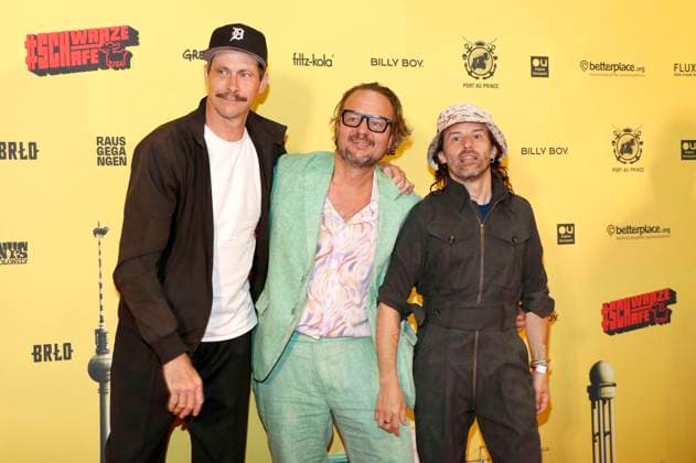 Marc Hosemann, Oliver Rihs and Tobias Jundt at the premiere of the feature film Schwarze Schafe at the KulturBrauerei cinema in Berlin, 15 07 2025 Foto:xA.xBuggex xFuturexImagex schafe_5743