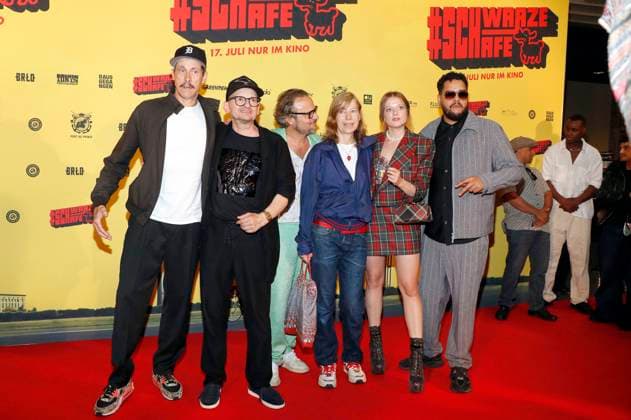 Marc Hosemann, Milan Peschel, Oliver Rihs, Jule Böwe, Jella Haase and Yasin El Harrouk at the premiere of the feature film Schwarze Schafe at the KulturBrauerei cinema in Berlin, 15 07 2025 Foto:xA.xBuggex xFuturexImagex schafe_5746