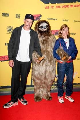 abb Marc Hosemann and Jule Boewe Actors as guests at the premiere of the film SchwarzeSchafe at the Kultur Brauerei on July 15, 2025 in Berlin Berlin Germany