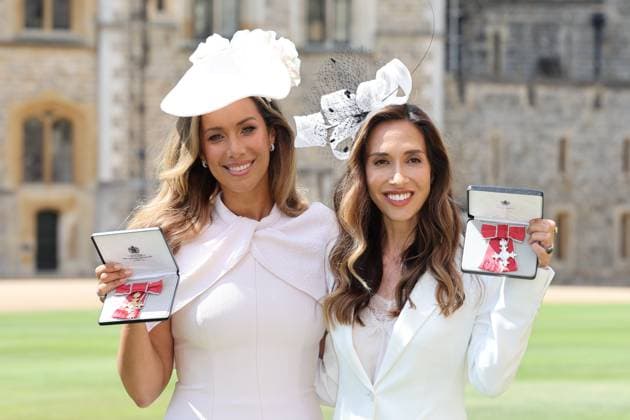 Bilder des Jahres 2025, Entertainment 07 Juli Entertainment Bilder des Tages . 16 07 2025. Windsor , United Kingdom. Leona Lewis with her OBE and Myleene Klass with her MBE after an Investiture at Windsor Castle, United Kingdom.  xStephenxLockx xi-Imagesx IIM-26105-0006