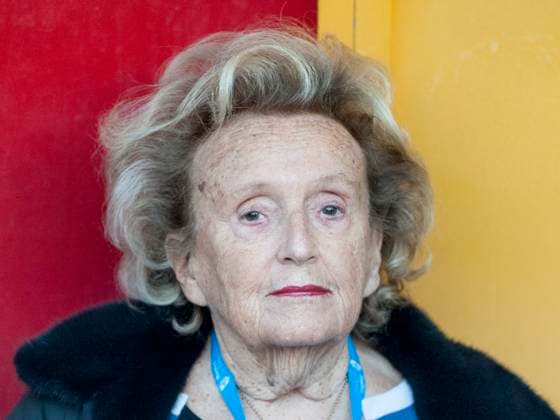 Exclusif - Prix spécial - Bernadette Chirac - Match de football caritatif organisé par le Variétés Club de France au profit de l’association + de Vie présidée par Bernadette Chirac et de l’association Urma présidée par Laurent Blanc au stade Jean-Paul David à Mantes-la-Jolie le 11 octobre 2016. C’est la première sortie officielle de Bernadette Chirac depuis l’hospitalisation de son mari Jacques Chirac et de sa propre hospitalisation. Pierre Perusseau Bestimage (no web - No Blog pour suisse et Belgique) Paris France *** Exclusive Bernadette Chirac Special Prize Charity soccer match organized by the Variétés Club de France to benefit the Vie association chaired by Bernadette Chirac and the Urma association chaired by Laurent Blanc at th  Copyright: xPierrexPerusseaux xBestimagexPierrexPerusseaux xBestimagex