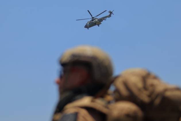 A Mexican Navy helicopter flies over during the start-up ceremony of the Unified Command East State of Mexico, at the Unidad Deportiva Ciudad Jardin. on July 16, 2025 in Nezahualcoyotl, Mexico. Nezahualcoyotl City Mexico - ZUMAe321 20250716_zia_e321_037 Copyright: xCarlosxSantiagox