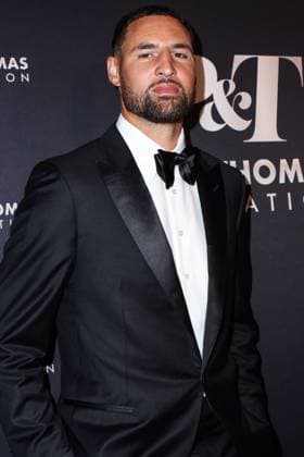 Inaugural Megan Thee Stallion s Pete And Thomas Foundation Gala - NYC American professional basketball player for the Dallas Mavericks of the National Basketball Association (NBA) Klay Thompson arrives at the Inaugural Megan Thee Stallion s Pete And Thomas Foundation Gala held at Gotham Hall at The Haier Building on July 16, 2025 in Manhattan, New York City, New York, United States. Photo by Image Press Agency ABACAPRESS.COM New York City New York United States  Copyright: xImagexPressxAgency ABACAx