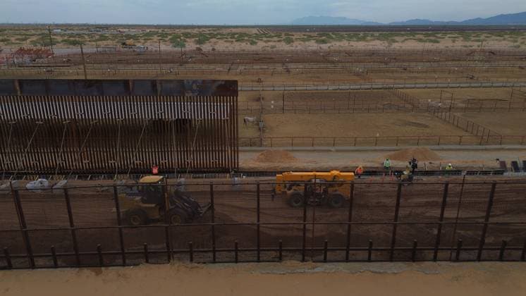 US begins construction of 11-kilometer wall on Mexico border CIUDAD JUAREZ , MEXICO - JULY 17: Workers are seen working with construction equipment after US authorities began construction on the next phase of the US-Mexico border wall between Texas and Ciudad Juarez on July 17, 2025 in Ciudad Juarez, Mexico. More than 11 kilometers will be built in the Texas town of Santa Teresa, following the approval of the immigration budget. Christian Torres Anadolu Ciudad Juarez Mexico. Editorial use only. Please get in touch for any other usage.  Copyright: x2025xAnadoluxChristianxTorresx