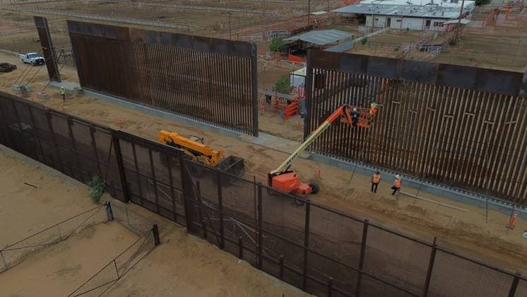 US begins construction of 11-kilometer wall on Mexico border CIUDAD JUAREZ , MEXICO - JULY 17: Workers are seen working with construction equipment after US authorities began construction on the next phase of the US-Mexico border wall between Texas and Ciudad Juarez on July 17, 2025 in Ciudad Juarez, Mexico. More than 11 kilometers will be built in the Texas town of Santa Teresa, following the approval of the immigration budget. Christian Torres Anadolu Ciudad Juarez Mexico. Editorial use only. Please get in touch for any other usage.  Copyright: x2025xAnadoluxChristianxTorresx
