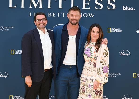 Tom McDonald, Chris Hemsworth and Courteney Monroe attends Limitless: Live Better Now - Season 2 Premiere at the Odeon Luxe Leicester Square in London, England. UK. Thursday 17th July 2025. Copyright: xJamesxWarrenx LIMITLESS - LIVE BETTER NOW - SEASON 2 PREM26