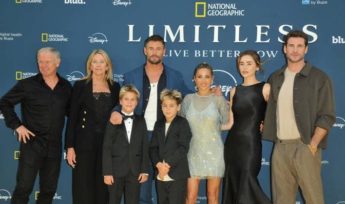 Limitless: Live Better Now Season 2 UK TV premiere, London (l to r) Craig Hemsworth, Leonie Hemsworth, Tristan Hemsworth, Chris Hemsworth, Sasha Hemsworth, Elsa Pataky, Gabriella Brooks and Liam Hemsworth at the Limitless: Live Better Now Season 2 UK TV premiere, Odeon Luxe Leicester Square, Leicester Square, on Thursday 17 July 2025 in London, England, UK. CAP CAN CAN London Great Britain UK Copyright: xCanxNguyen CapitalxPicturesx
