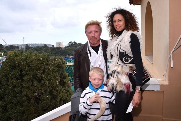 Boris Becker avec sa femme Lilly et son fils Amadeus durant la finale du Monte Carlo Rolex Masters 2017 à Monaco, le 23 avril 2017. Bruno Bebert Bestimage Borsi Becker with his wife Lilly and their son Amadeus at the Monte Carlo Rolex Masters 2017 final in Monaco. April 23rd, 2017. Monaco Monaco *** Boris Becker with his wife Lilly and son Amadeus during the Monte Carlo Rolex Masters 2017 final in Monaco, April 23rd, 2017 Bruno Bebert Bestimage Borsi Becker with his wife Lilly and their son Amadeus at the Monte Carlo Rolex Masters 2017 final in Monaco April 23rd, 2017 Monaco Monaco Monaco  Copyright: xBrunoxBebertx xBestimagexBrunoxBebertx xBestimagex