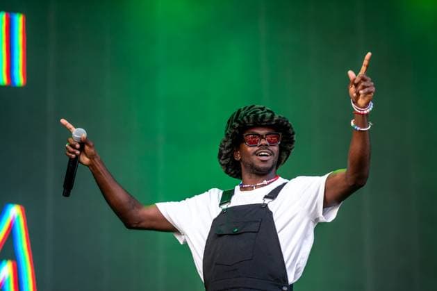 Bilder des Jahres 2025, Entertainment 07 Juli Entertainment Bilder des Tages Drummer, composer, producer, musical director & more born in London to Jamaican parents with Senegalese heritage Pauli Lovejoy (aka Pauli The PSM) performs during the second day of the 22nd international music festival Colours of Ostrava in Ostrava, Czech Republic, on July 18, 2025. (CTKxPhoto VladimirxPrycek) CTKPhotoP2025071806763  CTKPhotoP2025071806763