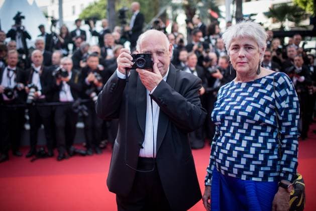 Raymond Depardon et sa femme Claudine Nougaret - Montée des marches du film de la Soirée 70ème Anniversaire lors du 70ème Festival International du Film de Cannes. Le 23 mai 2017. Borde-Jacovides-Moreau Bestimage Red carpet for the 70th Anniversary s party during the 70th Cannes International Film festival. On may 23 2017 Cannes France *** Raymond Depardon et sa femme Claudine Nougaret Montée des marches du film de la Soirée 70ème Anniversaire lors du 70ème Festival International du Film de Cannes Le 23 mai 2017 Borde Jacovides Moreau Bestimage Red carpet for the 70th Anniversary s party during the 70th Cannes International Film festival On may 23 2017 Cannes France  Copyright: xJACOVIDES-BORDE-MOREAUx xBESTIMAGExJACOVIDES-BORDE-MOREAUx xBESTIMAGEx