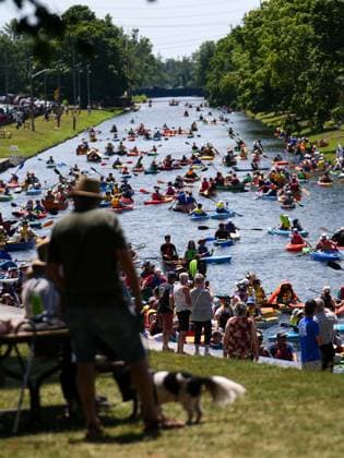 Lock & Paddle 2025 in Canada PETERBOROUGH, CANADA - JULY 19 : Hundreds of paddlers attend the Lock & Paddle 2025 event at historic Peterborough Lift Lock within ‘Canada’s Parks Day’ in Peterborough, Ontario, Canada on July 19, 2025. Participants are lifted up and down the historic lock, located on the Trent Canal at Trent-Severn Waterway National Historic Site, as part of the Canada’s Parks Day event, celebrated on the third Saturday of July each year. Mert Alper Dervis Anadolu Ontario Canada. Editorial use only. Please get in touch for any other usage.  Copyright: x2025xAnadoluxMertxAlperxDervisx