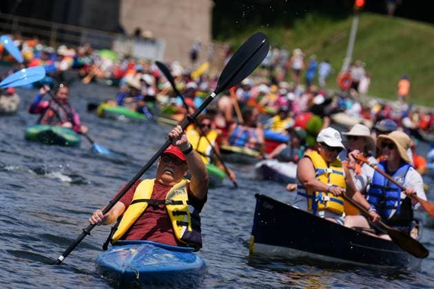 Lock & Paddle 2025 in Canada PETERBOROUGH, CANADA - JULY 19 : Hundreds of paddlers attend the Lock & Paddle 2025 event at historic Peterborough Lift Lock within ‘Canada’s Parks Day’ in Peterborough, Ontario, Canada on July 19, 2025. Participants are lifted up and down the historic lock, located on the Trent Canal at Trent-Severn Waterway National Historic Site, as part of the Canada’s Parks Day event, celebrated on the third Saturday of July each year. Mert Alper Dervis Anadolu Ontario Canada. Editorial use only. Please get in touch for any other usage.  Copyright: x2025xAnadoluxMertxAlperxDervisx