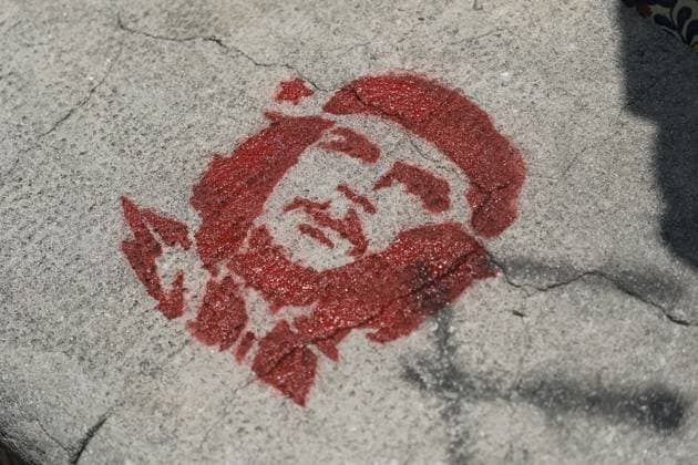 Protest Against the Removal of Statues of Cuban Revolutionary Leaders Graffiti of Che Guevara is seen during a protest against the removal of statues of Cuban revolutionary leaders Che Guevara and Fidel Castro in Tabacalera Park by CuauhtÃ moc Mayor Alessandra Rojo de la Vega. on July 20, 2025 in Mexico City, Mexico. (Photo by Ian Robles Eyepix Group) Copyright: xIanxRobles xEyepixxGroupx EL_20072025_162081JPEG