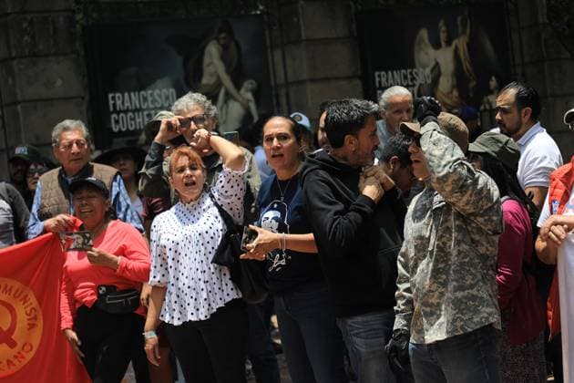 Protest Against the Removal of Statues of Cuban Revolutionary Leaders People take part during a protest against the removal of statues of Cuban revolutionary leaders Che Guevara and Fidel Castro in Tabacalera Park by CuauhtÃ moc Mayor Alessandra Rojo de la Vega. on July 20, 2025 in Mexico City, Mexico. (Photo by Ian Robles Eyepix Group) Copyright: xIanxRobles xEyepixxGroupx EL_20072025_162082JPEG