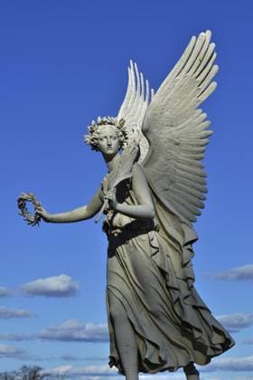 Skulptur von Victoria in der Orangerie des Schweriner Schlosses Sculpture of Victoria in the Orangery of Schwerin Palace Copyright: imageBROKER MarkusxHötzel ibxiqx14004138.jpg