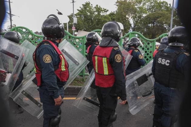 Anti-gentrification march in Mexico MEXICO CITY, MEXICO - JULY 20: Police take security measures during the second anti-gentrification march in Tlalpan, Mexico City, Mexico on July 20, 2025. Grace Hie Yoon Anadolu Mexico City Mexico. Editorial use only. Please get in touch for any other usage.  Copyright: x2025xAnadoluxGracexHiexYoonx