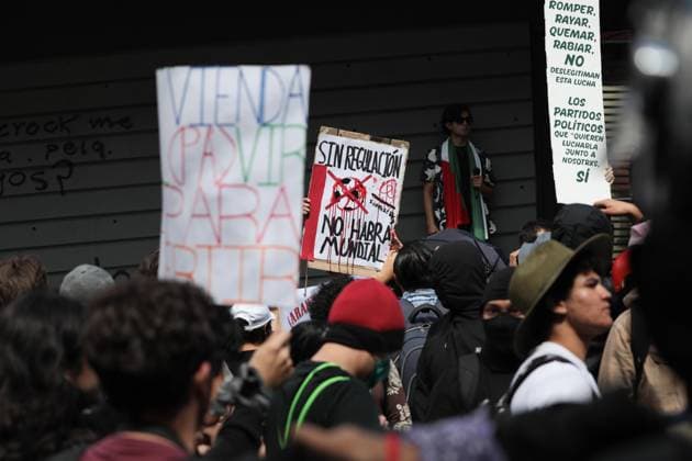 Anti-gentrification march in Mexico MEXICO CITY, MEXICO - JULY 20: People carrying banners attend the second anti-gentrification march as the police take security measures in Tlalpan, Mexico City, Mexico on July 20, 2025. Grace Hie Yoon Anadolu Mexico City Mexico. Editorial use only. Please get in touch for any other usage.  Copyright: x2025xAnadoluxGracexHiexYoonx