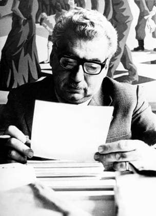 Schriftsteller Jorge Amado 1912 - 2001 25. Juli 1974 - Itabuna, Brasilien - JORGE AMADO (1912-2001) war der bekannteste brasilianische Schriftsteller der Moderne. IM BILD: Jorge Amado bei der Arbeit in seinem Büro. Bahia Brazil *** Writer Jorge Amado 1912 2001 25 July 1974 Itabuna, Brazil Jorge Amado 1912 2001 was the best known Brazilian Writer the Modernity at Picture Jorge Amado at the Work in his Office Bahia Brazil  Copyright: xUnitedxArchivesx xkpaxKeystonex 19740725_mav_k09_308 !ACHTUNG AUFNAHMEDATUM GESCHÄTZT!