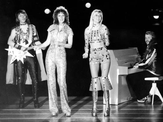 Popmusikgruppe ABBA 1972 - 1982 1. Januar 1975 Stockholm, Schweden In den 1970er Jahren war eine der dominierenden Kräfte im Bereich der Popmusik eine Gruppe aus Schweden namens ABBA, eine musikalische Einheit bestehend aus zwei Paaren, die mit Abstand zum erfolgreichsten Act dieses Jahrzehnts wurde. IM BILD: Nach dem Gewinn eines Grand Prix de la Chanson; Björn Ulvaeus, Anni-Frid Lyngstad, Agnetha Faltskog und Benny Andersson. Stockholm Sweden *** Pop music group ABBA 1972 1982 1 January 1975 Stockholm, Sweden in the 1970s Years was a the dominant Forces at Area the Pop music a Group from Sweden called ABBA, a musical Unit existing from Two Couples, the with Distance to most successful ACT This Decades was at Picture  Copyright: xUnitedxArchivesx xkpaxKeystonex 19750101_olc_k09_102 !ACHTUNG AUFNAHMEDATUM GESCHÄTZT!