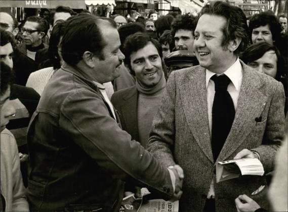 Kommunismus Sozialismus 21. März 1975 - Kampagnen Portugals sozialistischer Kandidat Mario Soares Lissabon *** Communism Socialism 21 March 1975 Campaigns Portugal Socialist Candidate Mario Soares Lisbon  Copyright: xUnitedxArchivesx xkpaxKeystonex 19750321_baf_k09_009 !ACHTUNG AUFNAHMEDATUM GESCHÄTZT!