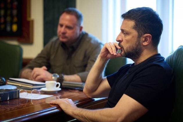 Ukrainian President Volodymyr Zelenskyy KIEV, UKRAINE - JULY 22: (----EDITORIAL USE ONLY - MANDATORY CREDIT - UKRAINIAN PRESIDENCY HANDOUT - NO MARKETING NO ADVERTISING CAMPAIGNS - DISTRIBUTED AS A SERVICE TO CLIENTS----) Ukrainian President Volodymyr Zelenskyy holds a meeting with Secretary of the National Security and Defense Council of Ukraine Rustem Umerov and Head of the Office Andriy Yermak to discuss the peace negotiations on July 22, 2025, in Kiev, Ukraine. Zelenskiy Offical Telegram Account Anadolu Kiev Ukraine. Editorial use only. Please get in touch for any other usage.  Copyright: x2025xAnadoluxZelenskiy OfficalxTelegramxAccountx