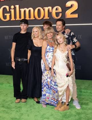 July 21, 2025, New York, Ny, United States: Wilder Brooks Hudson, Erinn Hudson, Bodhi Hawn Hudson, Goldie Hawn, Oliver Hudson, and Rio Laura Hudson attend the New York Premiere of Happy Gilmore 2 at Jazz at Lincoln Center in New York. July 21, 2025 New York United States - ZUMAp281 20250721_zea_p281_169 Copyright: xPhotoxImagexPressx