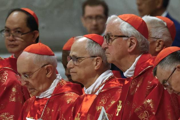 Pro Eligendo Romano Pontifice Mass at the Vatican VATICAN CITY, VATICAN, MAY 07: Cardinal Robert Francis Prevost (C) is seen during a Pro Eligendo Romano Pontifice Mass ahead of the Conclave, in which he and the other cardinal electors are called to elect a new Pope, at the Vatican on May 7, 2025 Holy See (Vatican City State) World. Editorial use only. Please get in touch for any other usage.  Copyright: x2025xAnadoluxRiccardoxDexLucax