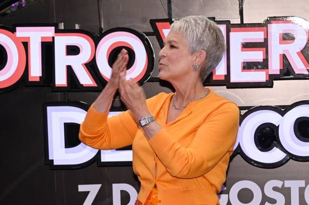 July 24, 2025, Mexico City, Ciudad de Mexico, Mexico: Actress Jamie Lee Curtis poses for photos during the purple carpet for Freakier Friday movie at Cinepolis Toreo Parque Central. on July 24, 2025 in Mexico City, Mexico. Mexico City Mexico - ZUMAe321 20250724_zea_e321_107 Copyright: xCarlosxTischlerx