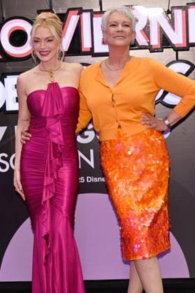 July 24, 2025, Mexico City, Ciudad de Mexico, Mexico: Actresses Jamie Lee Curtis and Lindsay Lohan pose for photos during the purple carpet for Freakier Friday movie at Cinepolis Toreo Parque Central. on July 24, 2025 in Mexico City, Mexico. Mexico City Mexico - ZUMAe321 20250724_zea_e321_139 Copyright: xCarlosxTischlerx