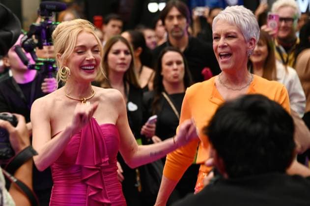 July 24, 2025, Mexico City, Ciudad de Mexico, Mexico: Actresses Jamie Lee Curtis and Lindsay Lohan arriving the purple carpet for Freakier Friday movie at Cinepolis Toreo Parque Central. on July 24, 2025 in Mexico City, Mexico. Mexico City Mexico - ZUMAe321 20250724_zea_e321_147 Copyright: xCarlosxTischlerx