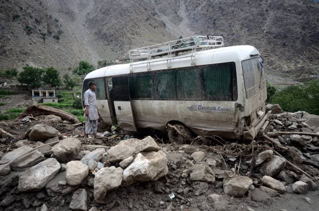 Bilder des Jahres 2025, News 07 Juli Flash floods caused at least 18 dead in Thak Gah Village of Pakistan GILGIT-BALTISTAN, THAK GAH VILLAGE, PAKISTAN - JULY 25: A view of destruction after severe flash floods and torrential rains have wreaked havoc across Khyber Pakhtunkhwa (K-P) and Gilgit-Baltistan (G-B), in Thak Gah Village of Pakistan on July 25, 2025. The Provincial Disaster Management Authority (PDMA) reported at least 18, including children, dead and several others missing. Hussain Ali Anadolu Thak Gah Village Pakistan. Editorial use only. Please get in touch for any other usage.  Copyright: x2025xAnadoluxHussainxAlix
