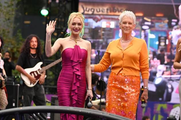 July 24, 2025, Mexico City, Ciudad de Mexico, Mexico: Lindsay Lohan and Jamie Lee Curtis pose for photos during the purple carpet for Freakier Friday movie at Cinepolis Toreo Parque Central. on July 24, 2025 in Mexico City, Mexico. Mexico City Mexico - ZUMAe321 20250724_zea_e321_019 Copyright: xCarlosxTischlerx