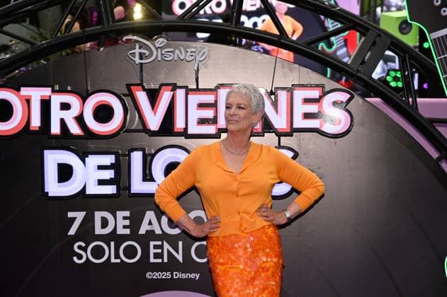 July 24, 2025, Mexico City, Ciudad de Mexico, Mexico: Actress Jamie Lee Curtis poses for photos during the purple carpet for Freakier Friday movie at Cinepolis Toreo Parque Central. on July 24, 2025 in Mexico City, Mexico. Mexico City Mexico - ZUMAe321 20250724_zea_e321_032 Copyright: xCarlosxTischlerx