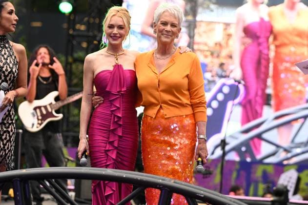 July 24, 2025, Mexico City, Ciudad de Mexico, Mexico: Lindsay Lohan and Jamie Lee Curtis pose for photos during the purple carpet for Freakier Friday movie at Cinepolis Toreo Parque Central. on July 24, 2025 in Mexico City, Mexico. Mexico City Mexico - ZUMAe321 20250724_zea_e321_039 Copyright: xCarlosxTischlerx
