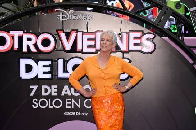 July 24, 2025, Mexico City, Ciudad de Mexico, Mexico: Actress Jamie Lee Curtis poses for photos during the purple carpet for Freakier Friday movie at Cinepolis Toreo Parque Central. on July 24, 2025 in Mexico City, Mexico. Mexico City Mexico - ZUMAe321 20250724_zea_e321_046 Copyright: xCarlosxTischlerx