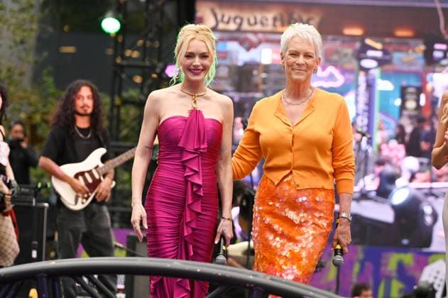 July 24, 2025, Mexico City, Ciudad de Mexico, Mexico: Lindsay Lohan and Jamie Lee Curtis pose for photos during the purple carpet for Freakier Friday movie at Cinepolis Toreo Parque Central. on July 24, 2025 in Mexico City, Mexico. Mexico City Mexico - ZUMAe321 20250724_zea_e321_077 Copyright: xCarlosxTischlerx