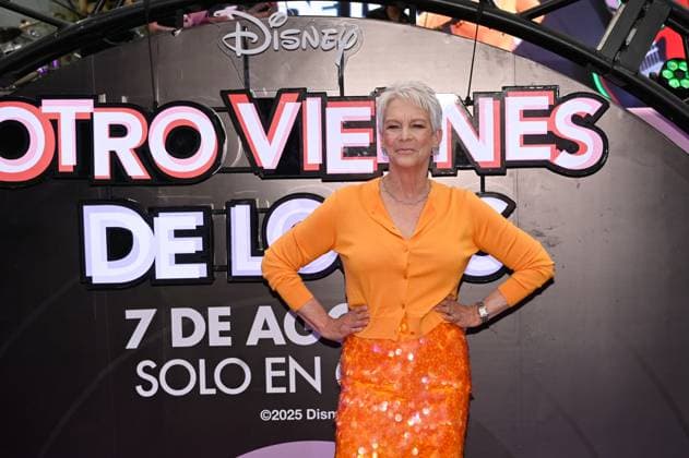 July 24, 2025, Mexico City, Ciudad de Mexico, Mexico: Actress Jamie Lee Curtis poses for photos during the purple carpet for Freakier Friday movie at Cinepolis Toreo Parque Central. on July 24, 2025 in Mexico City, Mexico. Mexico City Mexico - ZUMAe321 20250724_zea_e321_096 Copyright: xCarlosxTischlerx