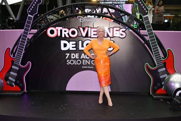 July 24, 2025, Mexico City, Ciudad de Mexico, Mexico: Actress Jamie Lee Curtis poses for photos during the purple carpet for Freakier Friday movie at Cinepolis Toreo Parque Central. on July 24, 2025 in Mexico City, Mexico. Mexico City Mexico - ZUMAe321 20250724_zea_e321_103 Copyright: xCarlosxTischlerx