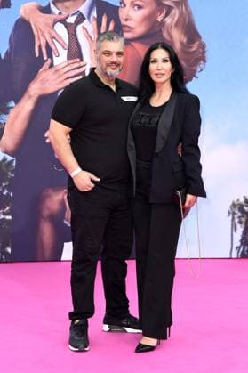 Imad Mardnli and Samia Mardnli at the German premiere of DIE NACKTE KANONE in Berlin on 24 07 2025