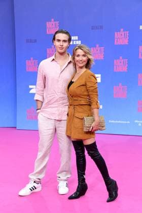 Tina Ruland with son Jahvis Ruland at the German premiere of DIE NACKTE KANONE in Berlin on 24 07 2025