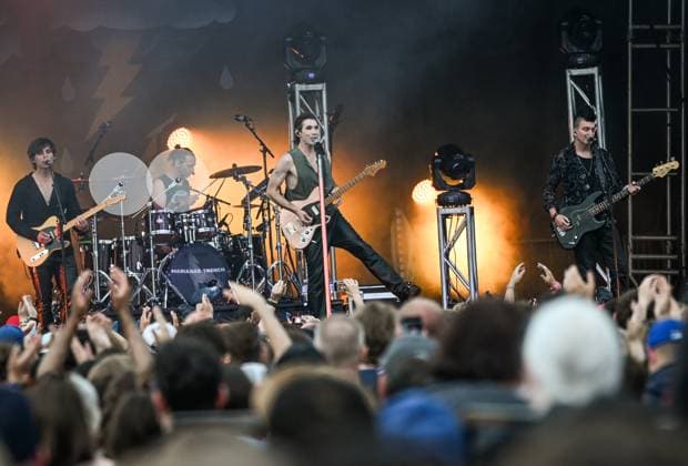Marianas Trench Live At KDays 2025 Edmonton EDMONTON, CANADA JULY 23: Matt Webb (guitare), Ian Casselman (drumm), Josh Ramsay (vocals) and Mike Ayley (bass) of Marianas Trench, a Canadian pop rock band from Vancouver, perform live during the K-Days Festival in Edmonton, Alberta, Canada, on July 23, 2025. Edmonton Canada  Copyright: xArturxWidakx originalFilename: widak-marianas250723_npiSb.jpg