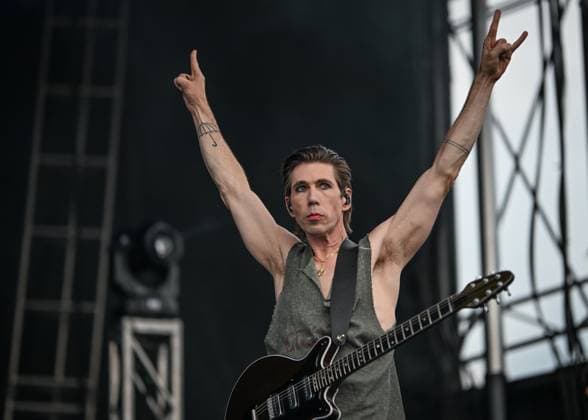 Marianas Trench Live At KDays 2025 Edmonton EDMONTON, CANADA JULY 23: Josh Ramsay, vocalist of Marianas Trench, a Canadian pop rock band from Vancouver, arrives to perform live during the K-Days Festival in Edmonton, Alberta, Canada, on July 23, 2025. Edmonton Canada  Copyright: xArturxWidakx originalFilename: widak-marianas250723_npzXY.jpg