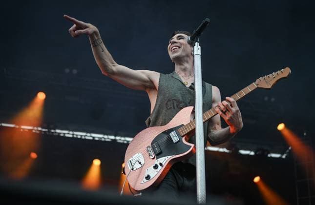 Marianas Trench Live At KDays 2025 Edmonton EDMONTON, CANADA JULY 23: Josh Ramsay, vocalist of Marianas Trench, a Canadian pop rock band from Vancouver, performs live during the K-Days Festival in Edmonton, Alberta, Canada, on July 23, 2025. Edmonton Canada  Copyright: xArturxWidakx originalFilename: widak-marianas250723_nptjo.jpg